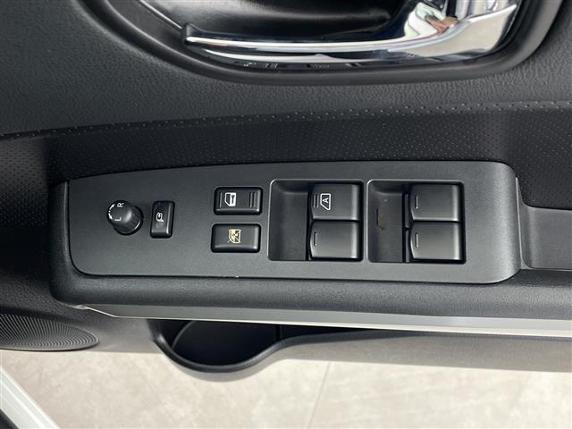 エクストレイル ２０Ｘｔｔ　社外ナビ　フルセグ　クルーズコントロール　シートヒーター　バックカメラ　カプロンシート　ハイパールーフレール　センターデフロック　オートライト　オートハイビーム―　純正アルミホイール　フォグランプ（17枚目）