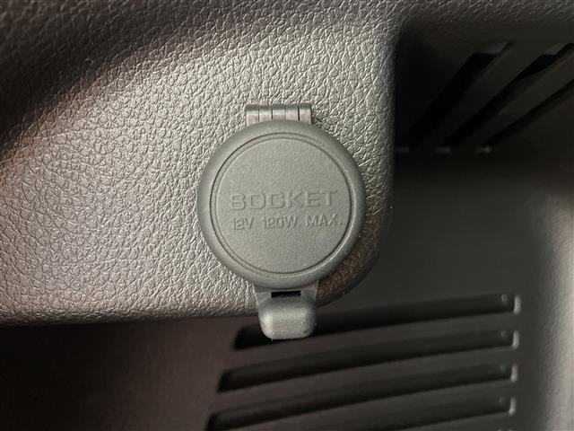 エクストレイル ２０Ｘｔｔ　社外ナビ　フルセグ　クルーズコントロール　シートヒーター　バックカメラ　カプロンシート　ハイパールーフレール　センターデフロック　オートライト　オートハイビーム―　純正アルミホイール　フォグランプ（18枚目）