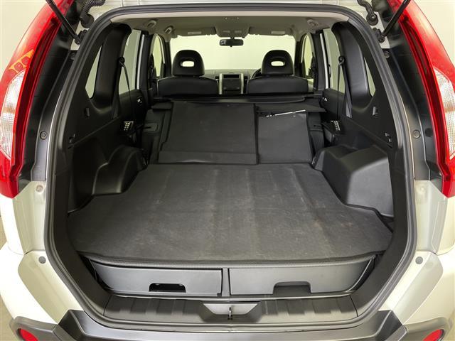 エクストレイル ２０Ｘｔｔ　社外ナビ　フルセグ　クルーズコントロール　シートヒーター　バックカメラ　カプロンシート　ハイパールーフレール　センターデフロック　オートライト　オートハイビーム―　純正アルミホイール　フォグランプ（22枚目）