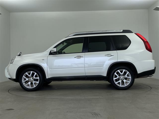 エクストレイル ２０Ｘｔｔ　社外ナビ　フルセグ　クルーズコントロール　シートヒーター　バックカメラ　カプロンシート　ハイパールーフレール　センターデフロック　オートライト　オートハイビーム―　純正アルミホイール　フォグランプ（33枚目）