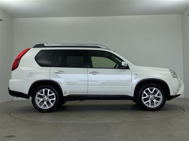 エクストレイル ２０Ｘｔｔ　社外ナビ　フルセグ　クルーズコントロール　シートヒーター　バックカメラ　カプロンシート　ハイパールーフレール　センターデフロック　オートライト　オートハイビーム―　純正アルミホイール　フォグランプ（34枚目）