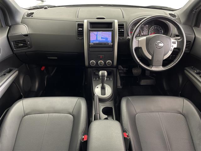 エクストレイル ２０Ｘｔｔ　社外ナビ　フルセグ　クルーズコントロール　シートヒーター　バックカメラ　カプロンシート　ハイパールーフレール　センターデフロック　オートライト　オートハイビーム―　純正アルミホイール　フォグランプ（42枚目）