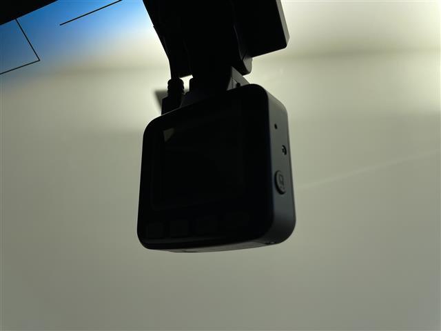 Ｎ－ＯＮＥ Ｇ・ローダウン　社外ナビ　バックカメラ　ドライブレコーダー　ステアリングリモコン　ＥＴＣ　オートライト　純正ＡＷ１４インチ　ＨＩＤライト　フロアマット　電格ミラー　スマートキー　プッシュスタート　フロアマット（7枚目）