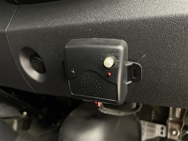 ハイエースバン スーパーGL ダークプライム 社外ナビ フルセグ Bluetooth バックカメラ ハーフレザー 社外アルミホイール ホワイトレタータイヤ ステアリングリモコン オートライト リアガラスフィルム ETC フロアマット ドアバイザー(12枚目)