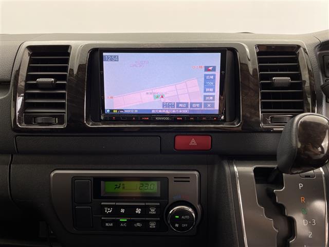 ハイエースバン スーパーGL ダークプライム 社外ナビ フルセグ Bluetooth バックカメラ ハーフレザー 社外アルミホイール ホワイトレタータイヤ ステアリングリモコン オートライト リアガラスフィルム ETC フロアマット ドアバイザー(13枚目)