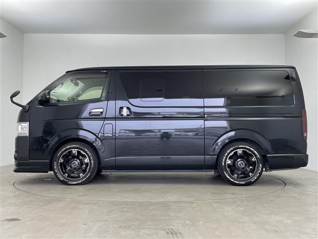 ハイエースバン スーパーGL ダークプライム 社外ナビ フルセグ Bluetooth バックカメラ ハーフレザー 社外アルミホイール ホワイトレタータイヤ ステアリングリモコン オートライト リアガラスフィルム ETC フロアマット ドアバイザー(32枚目)