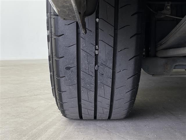 ハイエースバン スーパーGL ダークプライム 社外ナビ フルセグ Bluetooth バックカメラ ハーフレザー 社外アルミホイール ホワイトレタータイヤ ステアリングリモコン オートライト リアガラスフィルム ETC フロアマット ドアバイザー(38枚目)