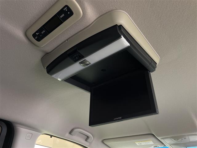 エルグランド 250ハイウェイスターアーバンクロム 社外ナビ Bluetooth フルセグTV ETC バックカメラ 社外フリップダウンモニター オートライト デジタルインナーミラー 両側パワースライドドア オットマンシート 純正フロアマット(3枚目)