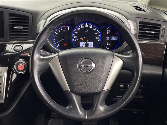 エルグランド 250ハイウェイスターアーバンクロム 社外ナビ Bluetooth フルセグTV ETC バックカメラ 社外フリップダウンモニター オートライト デジタルインナーミラー 両側パワースライドドア オットマンシート 純正フロアマット(5枚目)