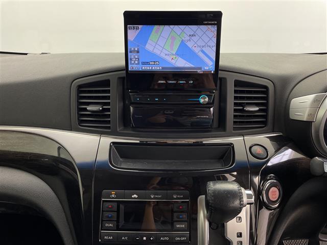 エルグランド 250ハイウェイスターアーバンクロム 社外ナビ Bluetooth フルセグTV ETC バックカメラ 社外フリップダウンモニター オートライト デジタルインナーミラー 両側パワースライドドア オットマンシート 純正フロアマット(12枚目)