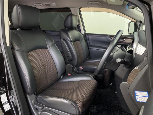 エルグランド 250ハイウェイスターアーバンクロム 社外ナビ Bluetooth フルセグTV ETC バックカメラ 社外フリップダウンモニター オートライト デジタルインナーミラー 両側パワースライドドア オットマンシート 純正フロアマット(20枚目)