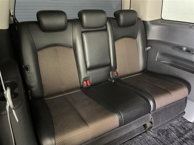 エルグランド 250ハイウェイスターアーバンクロム 社外ナビ Bluetooth フルセグTV ETC バックカメラ 社外フリップダウンモニター オートライト デジタルインナーミラー 両側パワースライドドア オットマンシート 純正フロアマット(24枚目)