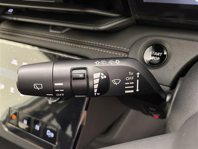 セレナ e-パワー ハイウェイスターV e-POWER 置くだけ充電両側電動スライドドアフルセグ/BT/カープレイ/アンドロイドオート純正フリップダウンモニターヘッドランプオートレベライザー+アダプティブLEDヘッ(10枚目)