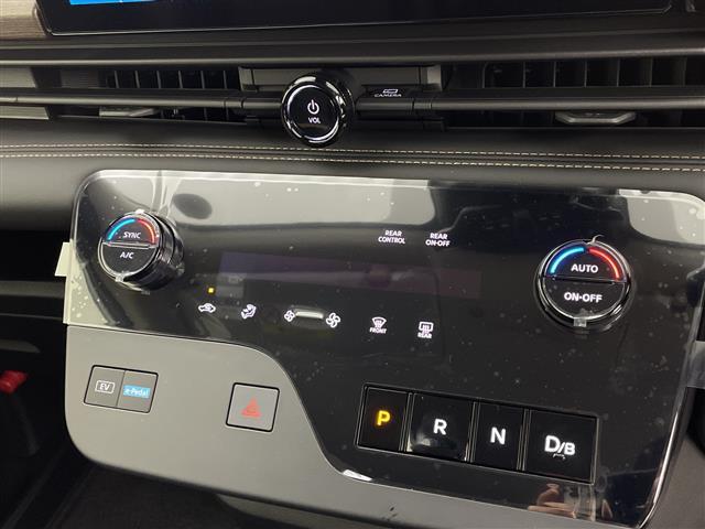 セレナ e-パワー ハイウェイスターV e-POWER 置くだけ充電両側電動スライドドアフルセグ/BT/カープレイ/アンドロイドオート純正フリップダウンモニターヘッドランプオートレベライザー+アダプティブLEDヘッ(15枚目)