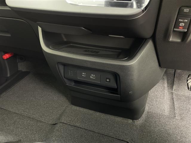 セレナ e-パワー ハイウェイスターV e-POWER 置くだけ充電両側電動スライドドアフルセグ/BT/カープレイ/アンドロイドオート純正フリップダウンモニターヘッドランプオートレベライザー+アダプティブLEDヘッ(18枚目)