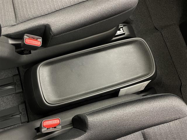 セレナ e-パワー ハイウェイスターV e-POWER 置くだけ充電両側電動スライドドアフルセグ/BT/カープレイ/アンドロイドオート純正フリップダウンモニターヘッドランプオートレベライザー+アダプティブLEDヘッ(19枚目)