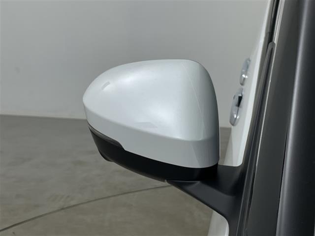 セレナ e-パワー ハイウェイスターV e-POWER 置くだけ充電両側電動スライドドアフルセグ/BT/カープレイ/アンドロイドオート純正フリップダウンモニターヘッドランプオートレベライザー+アダプティブLEDヘッ(36枚目)