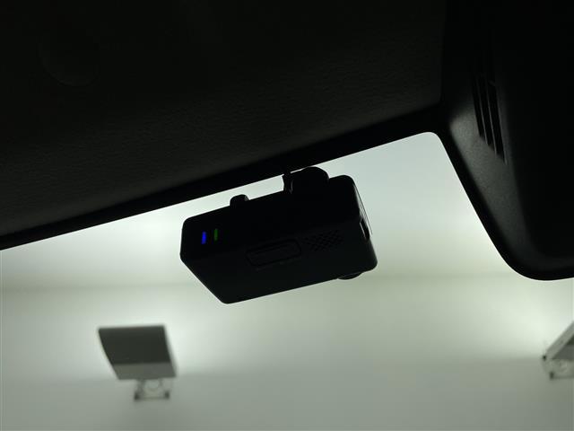 ジムニー XC 純正ナビ Bluetooth フルセグTV CD DVD バックカメラ ドライブレコーダー ビルドインETC 追従型クルーズコントロール 純正AW スズキセーフティサポート 前席シートヒーター(3枚目)