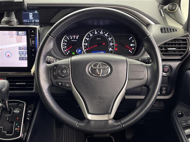 ヴォクシー ZS 煌II アルパイン製10インチナビ フリップダウンモニター バックカメラ アルパイン製スピーカー 純正フロアマット ドアバイザー 両側パワースライドドア LEDヘッドライト オートマチックハイビーム ETC(7枚目)