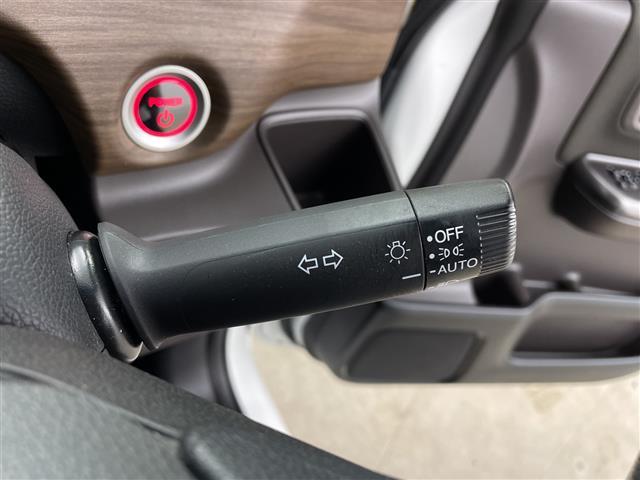 フリードハイブリッド ハイブリッド・Gホンダセンシング 純正ナビ(CD/BT)両側パワースライドドアホンダセンシングバックカメラオートクルーズコントロールLEDヘッドライトシートヒーターロールサンシェイドオートリトラミラースマートキー(11枚目)