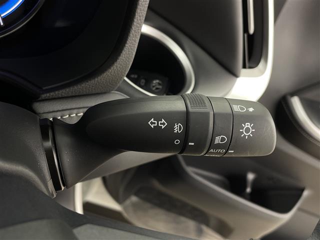 ノア ハイブリッドS-Z 純正ナビパノラマビューモニターシートヒーターCD/DVD/HDMI/フルセグテレビBSMオットマンレーダークルーズコントロールオートライトプリクラッシュセーフティETC2,0ハー(11枚目)