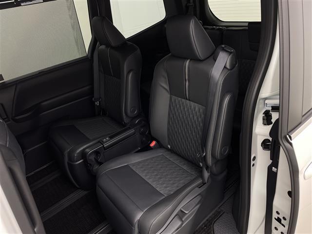 ノア ハイブリッドS-Z 純正ナビパノラマビューモニターシートヒーターCD/DVD/HDMI/フルセグテレビBSMオットマンレーダークルーズコントロールオートライトプリクラッシュセーフティETC2,0ハー(29枚目)