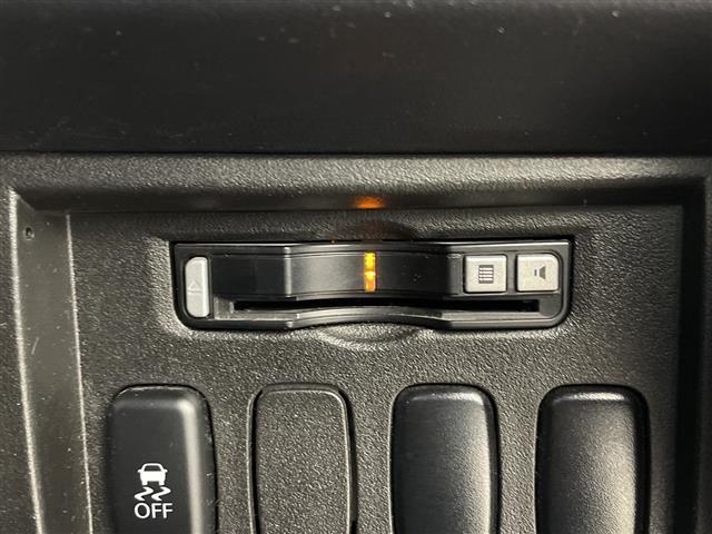 デリカＤ：５ Ｇ　パワーパッケージ　ワンオーナー　禁煙車　社外ナビ　フルセグ　Ｂｌｕｅｔｏｏｔｈ　バックカメラ　両側パワースライドドア　ビルドインＥＴＣ　パドルシフト　純正ドアバイザー　ＡＡＣ　純正アルミホイール　電動格納ミラー　４ＷＤ（4枚目）