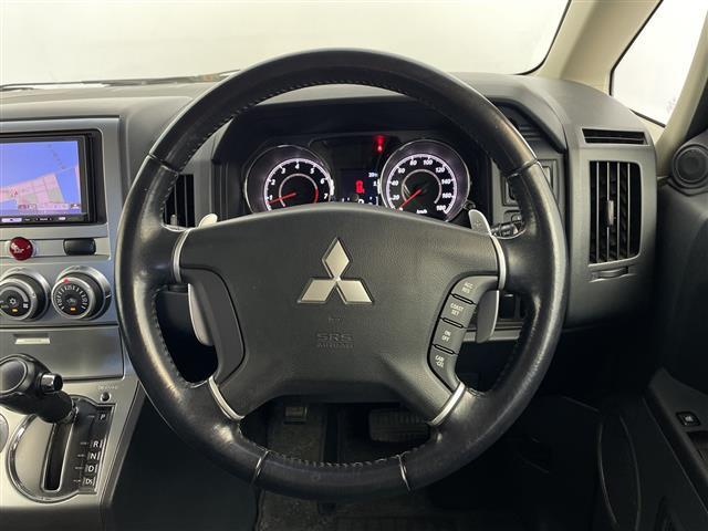 デリカＤ：５ Ｇ　パワーパッケージ　ワンオーナー　禁煙車　社外ナビ　フルセグ　Ｂｌｕｅｔｏｏｔｈ　バックカメラ　両側パワースライドドア　ビルドインＥＴＣ　パドルシフト　純正ドアバイザー　ＡＡＣ　純正アルミホイール　電動格納ミラー　４ＷＤ（6枚目）