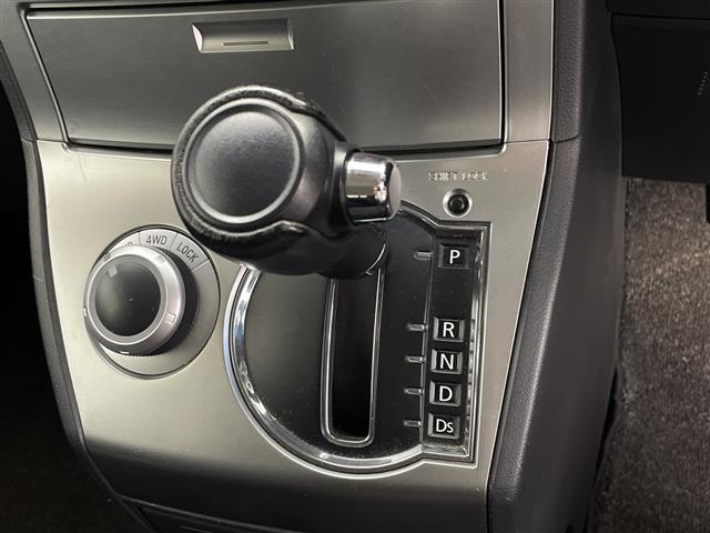 デリカＤ：５ Ｇ　パワーパッケージ　ワンオーナー　禁煙車　社外ナビ　フルセグ　Ｂｌｕｅｔｏｏｔｈ　バックカメラ　両側パワースライドドア　ビルドインＥＴＣ　パドルシフト　純正ドアバイザー　ＡＡＣ　純正アルミホイール　電動格納ミラー　４ＷＤ（11枚目）