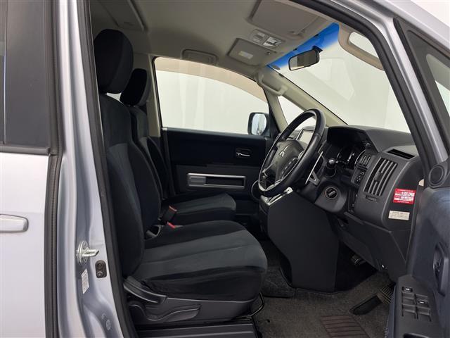 デリカＤ：５ Ｇ　パワーパッケージ　ワンオーナー　禁煙車　社外ナビ　フルセグ　Ｂｌｕｅｔｏｏｔｈ　バックカメラ　両側パワースライドドア　ビルドインＥＴＣ　パドルシフト　純正ドアバイザー　ＡＡＣ　純正アルミホイール　電動格納ミラー　４ＷＤ（16枚目）