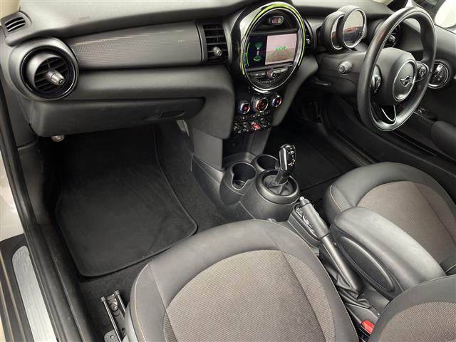 MINI クーパー 純正ナビゲーションシステムインテリジェントセーフティETCBluetoothスマートキーシステムアイドリングストップトノカバーオートライトLEDヘッドライト(22枚目)