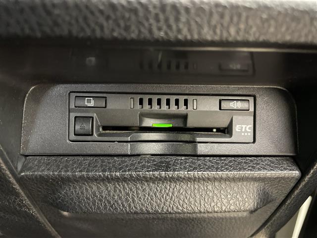ノア Ｇ　純正ナビ　クルーズコントロール　片側パワースライドドア　ドラレコ付きデジタルインナーミラー　プリクラッシュセーフティ　レーンキープアシスト　シートヒーター　オートライト　シートバックテーブル　ＥＴＣ（4枚目）