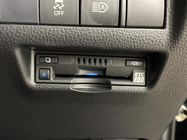 ハリアー Ｚ　レザーパッケージ　純正１２．３型ナビ　調光パノラマルーフ　ＪＢＬプレミアムサウンドシステム　セーフティセンス　プリクラッシュセーフティ　レーントレーシングアシスト　レーダークルーズコントロール　アダプティブハイビ―ム（13枚目）