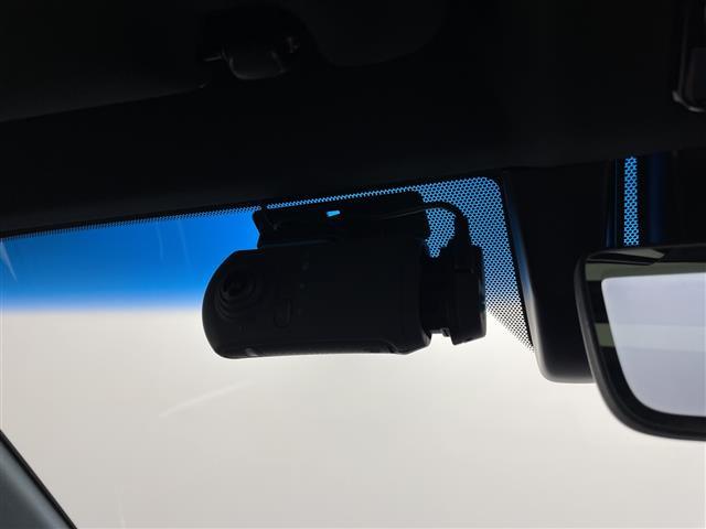 ハリアー Ｚ　レザーパッケージ　純正１２．３型ナビ　調光パノラマルーフ　ＪＢＬプレミアムサウンドシステム　セーフティセンス　プリクラッシュセーフティ　レーントレーシングアシスト　レーダークルーズコントロール　アダプティブハイビ―ム（19枚目）