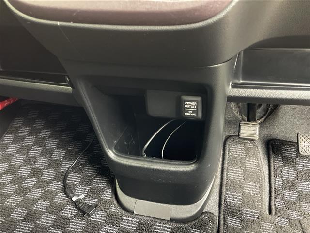 気になる車はすぐにお問い合わせください！画面右側の００６６から始まる無料ダイヤルからお問い合わせ下さい！専門スタッフがお車のご質問にお答えいたします！