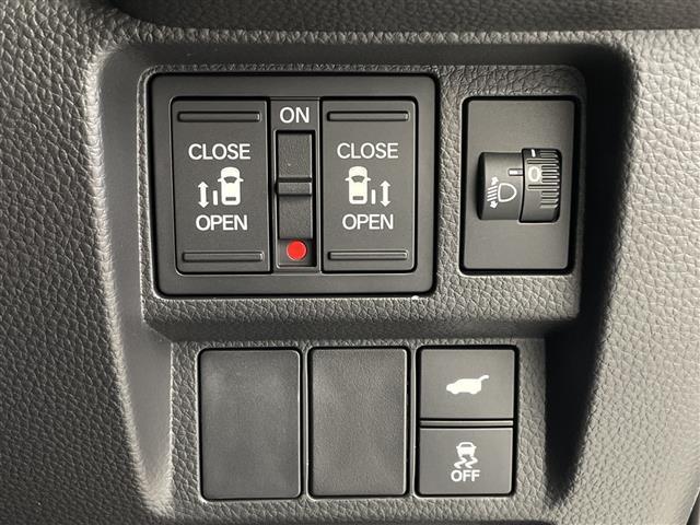 ステップワゴン ｅ：ＨＥＶエアー　ＥＸ　登録済未使用車　ホンダセンシング　純正１１．４型ナビ　パドルシフト　アダプティブクルーズコントロール　電動リアゲート　バックカメラ　両側パワースライドドア　オットマン　オートハイビーム　オートホールド（4枚目）