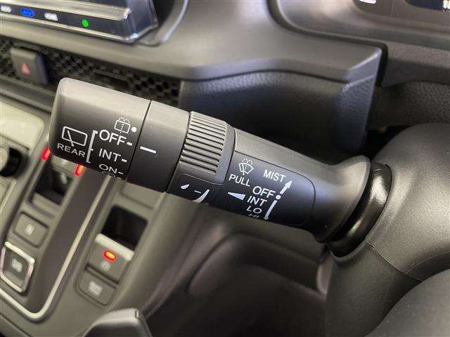 ステップワゴン ｅ：ＨＥＶエアー　ＥＸ　登録済未使用車　ホンダセンシング　純正１１．４型ナビ　パドルシフト　アダプティブクルーズコントロール　電動リアゲート　バックカメラ　両側パワースライドドア　オットマン　オートハイビーム　オートホールド（9枚目）