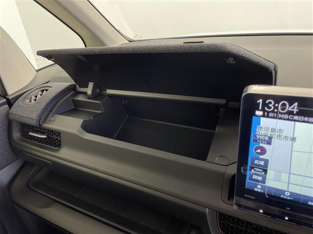 ステップワゴン ｅ：ＨＥＶエアー　ＥＸ　登録済未使用車　ホンダセンシング　純正１１．４型ナビ　パドルシフト　アダプティブクルーズコントロール　電動リアゲート　バックカメラ　両側パワースライドドア　オットマン　オートハイビーム　オートホールド（19枚目）