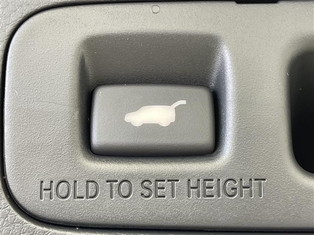 ステップワゴン ｅ：ＨＥＶエアー　ＥＸ　登録済未使用車　ホンダセンシング　純正１１．４型ナビ　パドルシフト　アダプティブクルーズコントロール　電動リアゲート　バックカメラ　両側パワースライドドア　オットマン　オートハイビーム　オートホールド（23枚目）