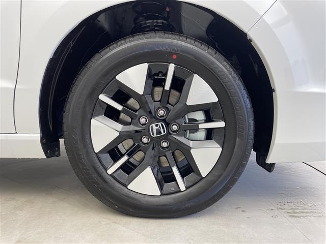 ステップワゴン ｅ：ＨＥＶエアー　ＥＸ　登録済未使用車　ホンダセンシング　純正１１．４型ナビ　パドルシフト　アダプティブクルーズコントロール　電動リアゲート　バックカメラ　両側パワースライドドア　オットマン　オートハイビーム　オートホールド（38枚目）