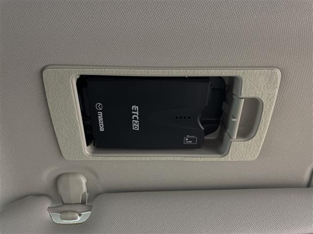 アテンザワゴン ＸＤ　プロアクティブ　純正ナビ　３６０°ビューカメラ　ＥＴＣ２．０　パドルシフト　ヘッドアップディスプレイ　レーダークルーズコントロール　レーンキープアシスト　ステアリングリモコン　コーナーセンサー　純正ＡＷ１９インチ（18枚目）