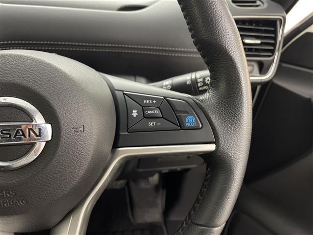 セレナ ハイウェイスター　純正９型ナビ　フリップダウンモニター　プロパイロット　アラウンドビューモニター　両側パワースライドドア　エマージェンシーブレーキ　デジタルインナーミラー　ドライブレコーダー　ビルトインＥＴＣ　ステリモ（7枚目）