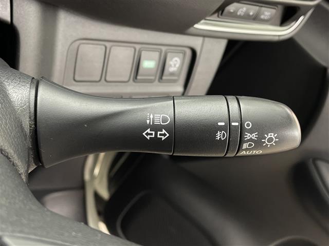 セレナ ハイウェイスター　純正９型ナビ　フリップダウンモニター　プロパイロット　アラウンドビューモニター　両側パワースライドドア　エマージェンシーブレーキ　デジタルインナーミラー　ドライブレコーダー　ビルトインＥＴＣ　ステリモ（9枚目）