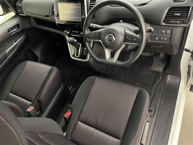 セレナ ハイウェイスター　純正９型ナビ　フリップダウンモニター　プロパイロット　アラウンドビューモニター　両側パワースライドドア　エマージェンシーブレーキ　デジタルインナーミラー　ドライブレコーダー　ビルトインＥＴＣ　ステリモ（19枚目）