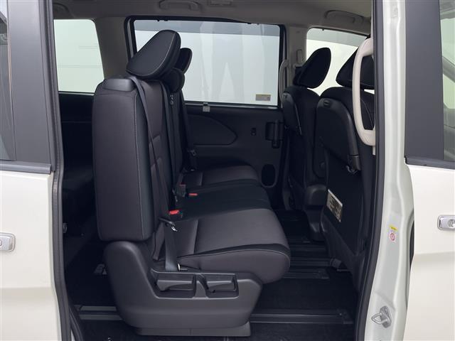 セレナ ハイウェイスター　純正９型ナビ　フリップダウンモニター　プロパイロット　アラウンドビューモニター　両側パワースライドドア　エマージェンシーブレーキ　デジタルインナーミラー　ドライブレコーダー　ビルトインＥＴＣ　ステリモ（22枚目）