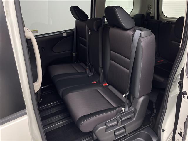 セレナ ハイウェイスター　純正９型ナビ　フリップダウンモニター　プロパイロット　アラウンドビューモニター　両側パワースライドドア　エマージェンシーブレーキ　デジタルインナーミラー　ドライブレコーダー　ビルトインＥＴＣ　ステリモ（27枚目）