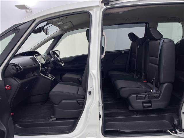 セレナ ハイウェイスター　純正９型ナビ　フリップダウンモニター　プロパイロット　アラウンドビューモニター　両側パワースライドドア　エマージェンシーブレーキ　デジタルインナーミラー　ドライブレコーダー　ビルトインＥＴＣ　ステリモ（28枚目）