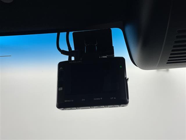 Ｎ－ＢＯＸカスタム ＥＸ　純正ナビ／フルセグＴＶ／ＣＤ／ＤＶＤ／ＦＭ・ＡＭ／両側パワスラ／衝突軽減ブレーキ／レーンアシスト／ドラレコ／クルコン／チップアップシート／純正フロアマット／ドアバイザー／前席シートヒーター／ＬＥＤ（8枚目）