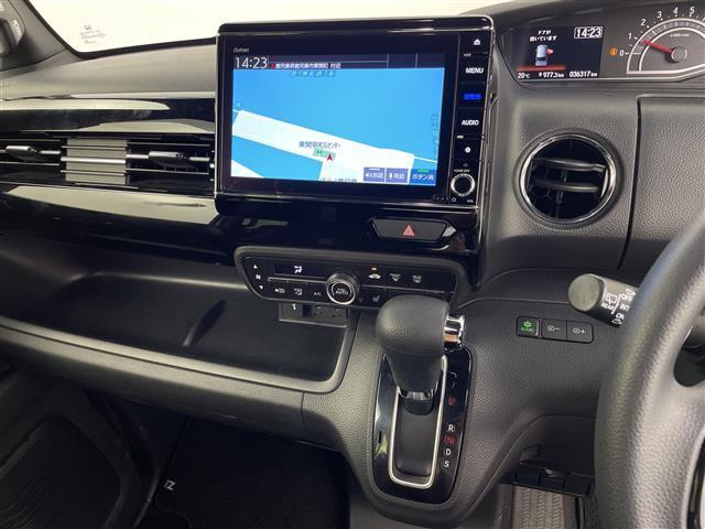 Ｎ－ＢＯＸカスタム ＥＸ　純正ナビ／フルセグＴＶ／ＣＤ／ＤＶＤ／ＦＭ・ＡＭ／両側パワスラ／衝突軽減ブレーキ／レーンアシスト／ドラレコ／クルコン／チップアップシート／純正フロアマット／ドアバイザー／前席シートヒーター／ＬＥＤ（12枚目）