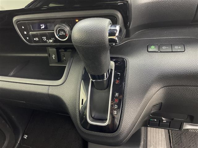 Ｎ－ＢＯＸカスタム ＥＸ　純正ナビ／フルセグＴＶ／ＣＤ／ＤＶＤ／ＦＭ・ＡＭ／両側パワスラ／衝突軽減ブレーキ／レーンアシスト／ドラレコ／クルコン／チップアップシート／純正フロアマット／ドアバイザー／前席シートヒーター／ＬＥＤ（13枚目）